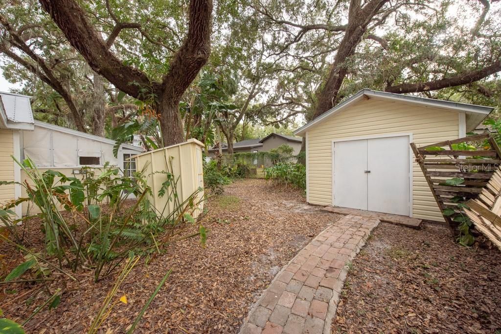 For Sale: $650,000 (3 beds, 2 baths, 2817 Square Feet)