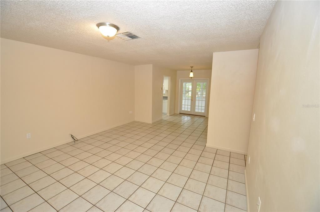 For Rent: $1,650 (2 beds, 2 baths, 1011 Square Feet)