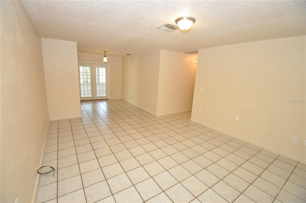 For Rent: $1,650 (2 beds, 2 baths, 1011 Square Feet)