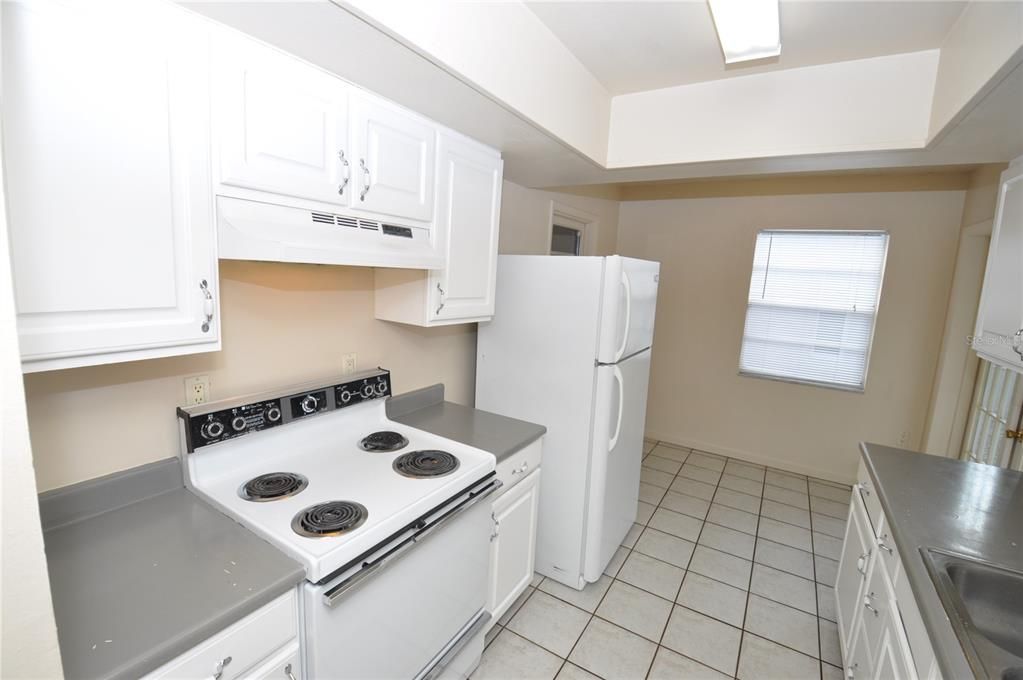 For Rent: $1,650 (2 beds, 2 baths, 1011 Square Feet)