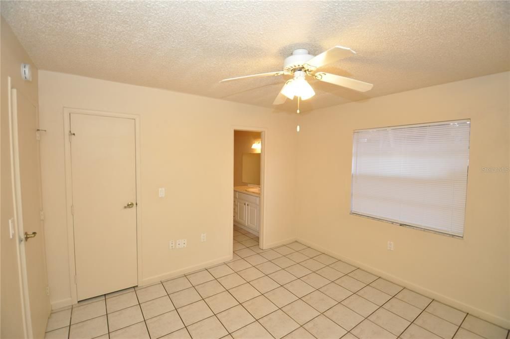 For Rent: $1,650 (2 beds, 2 baths, 1011 Square Feet)