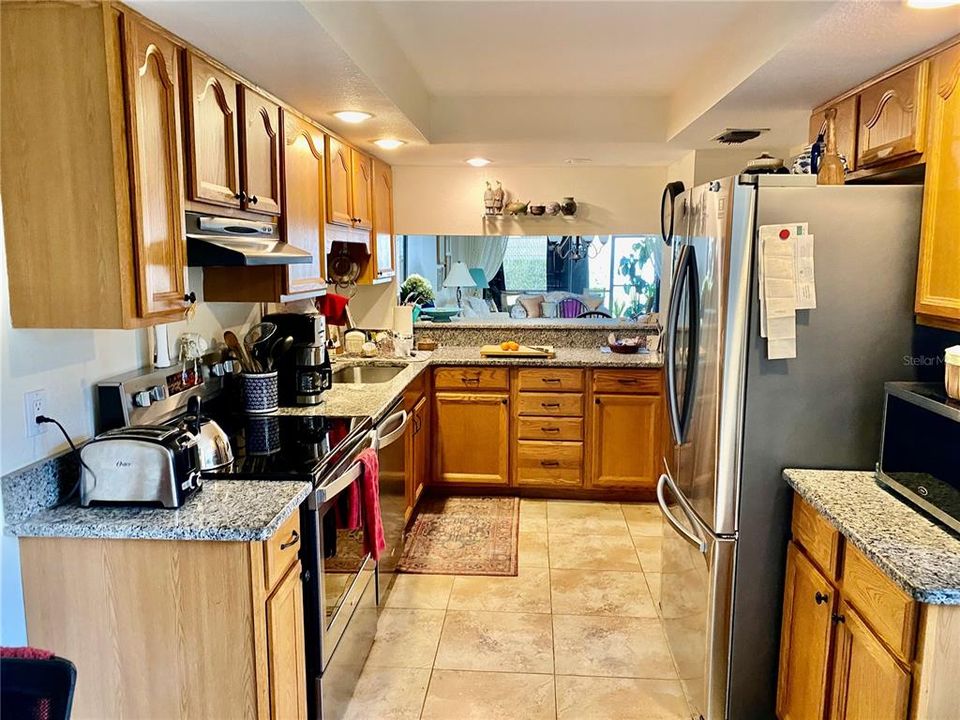 For Sale: $284,900 (2 beds, 2 baths, 1179 Square Feet)