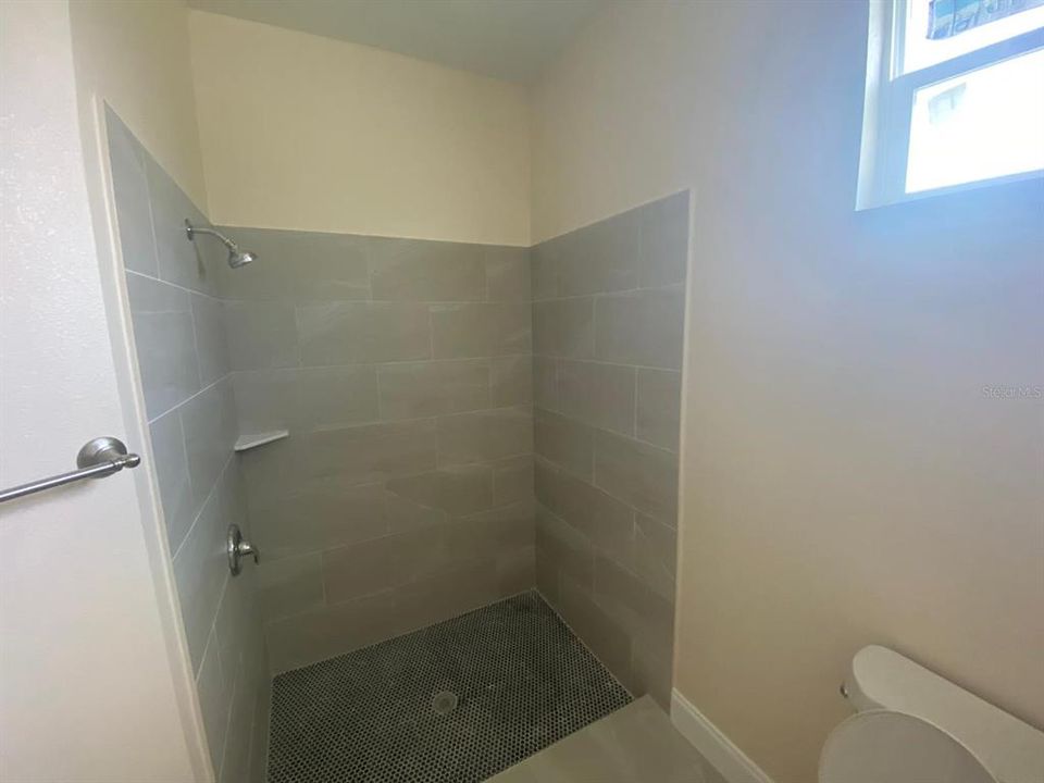 For Rent: $1,700 (3 beds, 2 baths, 1381 Square Feet)