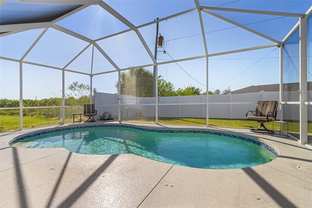 Pool fully covered lanai & deck