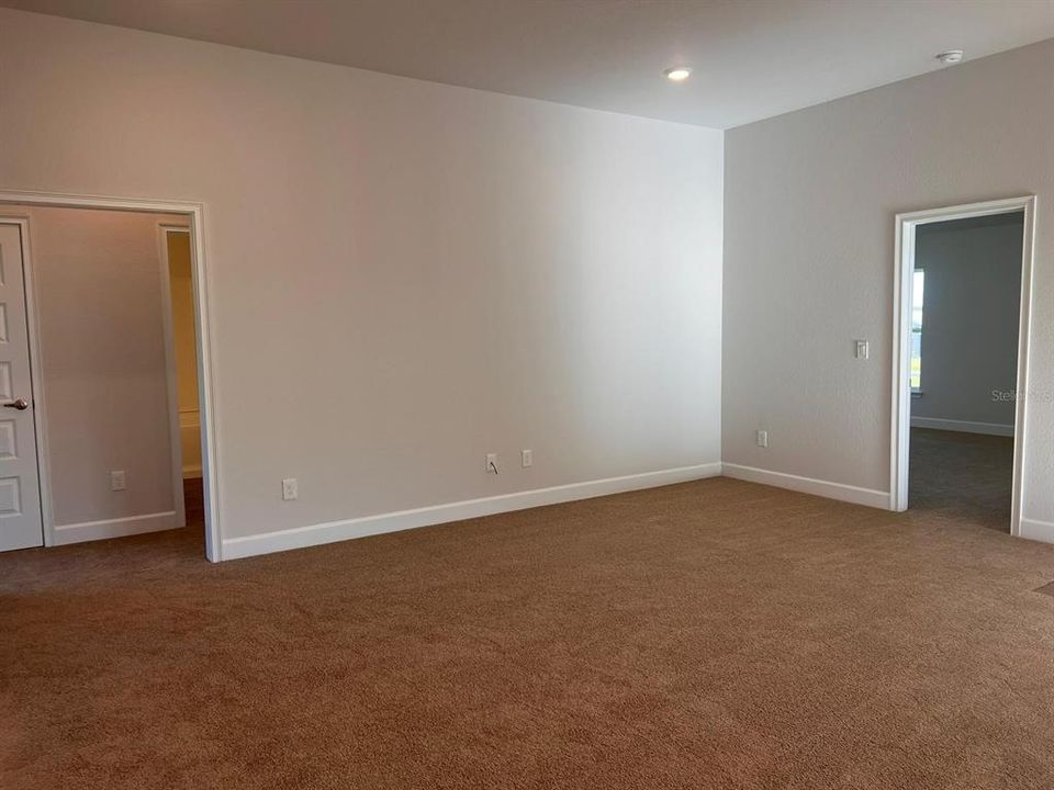 For Rent: $1,800 (3 beds, 2 baths, 1368 Square Feet)