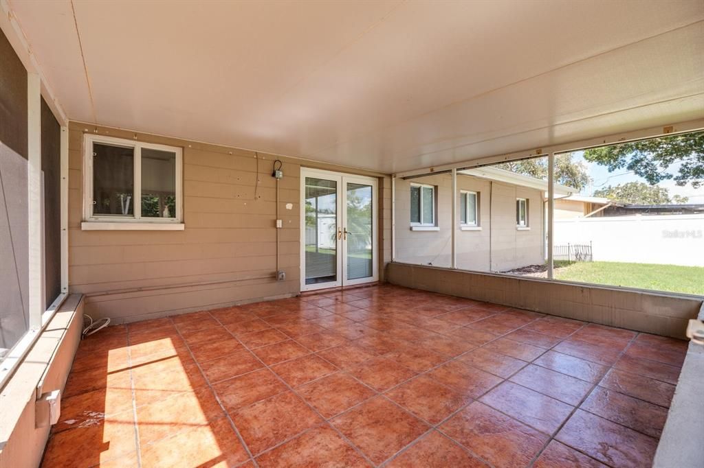 For Sale: $299,900 (3 beds, 2 baths, 1125 Square Feet)