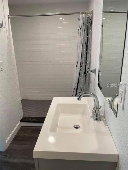 For Rent: $1,450 (1 beds, 1 baths, 384 Square Feet)