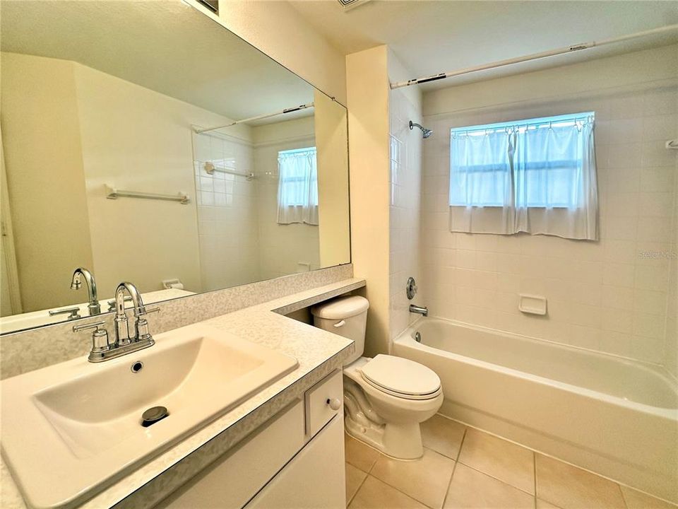 For Rent: $2,245 (3 beds, 2 baths, 1625 Square Feet)