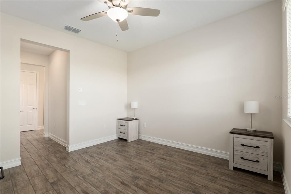 For Sale: $355,000 (2 beds, 2 baths, 1318 Square Feet)