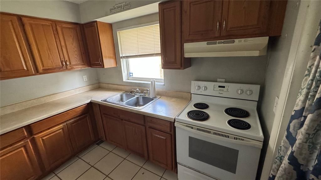 For Rent: $1,650 (3 beds, 1 baths, 1030 Square Feet)