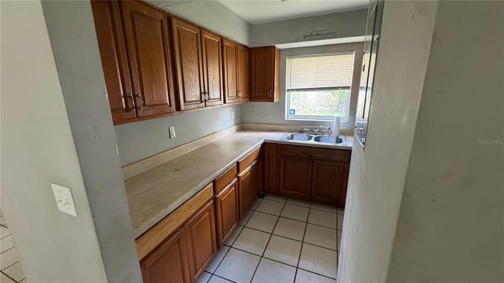 For Rent: $1,650 (3 beds, 1 baths, 1030 Square Feet)