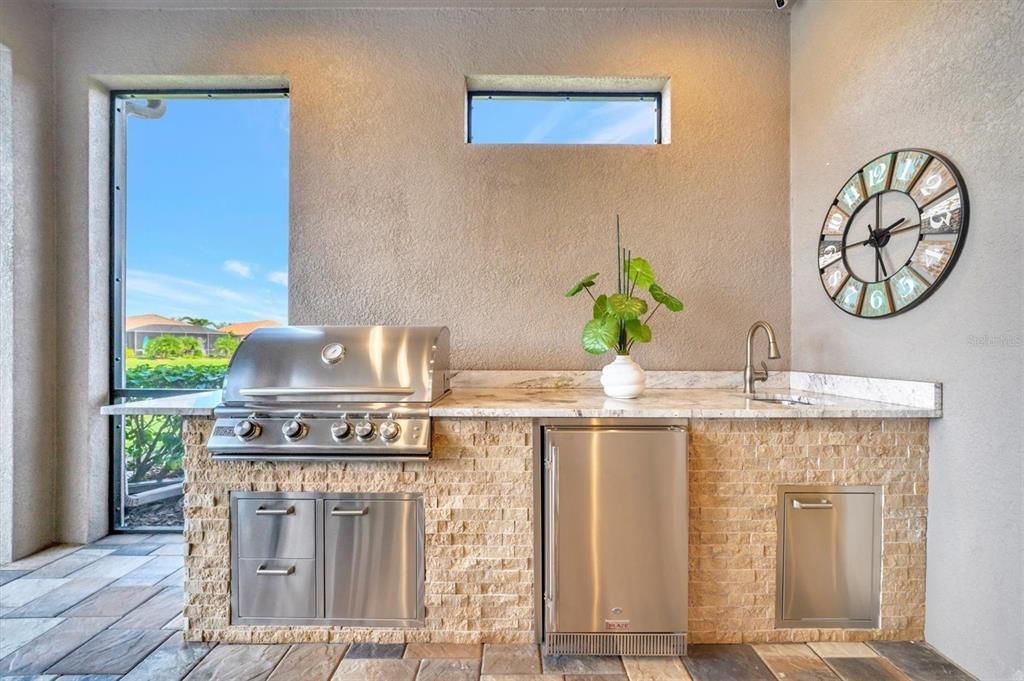 OUTDOOR KITCHEN