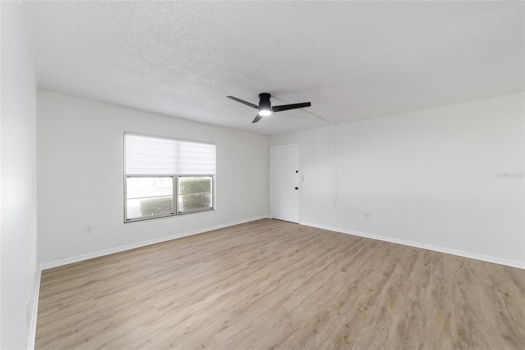 For Rent: $1,250 (2 beds, 2 baths, 891 Square Feet)