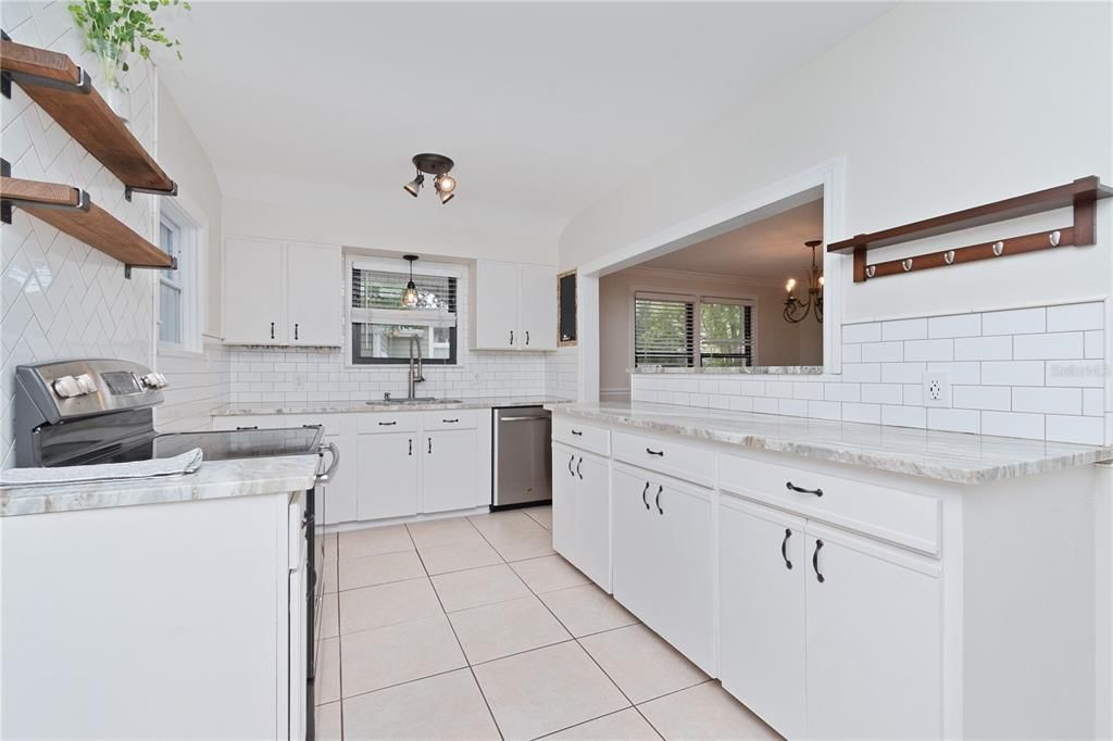 For Sale: $444,000 (2 beds, 1 baths, 1116 Square Feet)