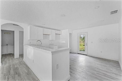 For Sale: $339,000 (3 beds, 2 baths, 1370 Square Feet)