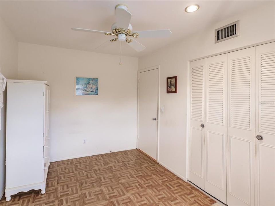 For Sale: $260,000 (2 beds, 2 baths, 1178 Square Feet)