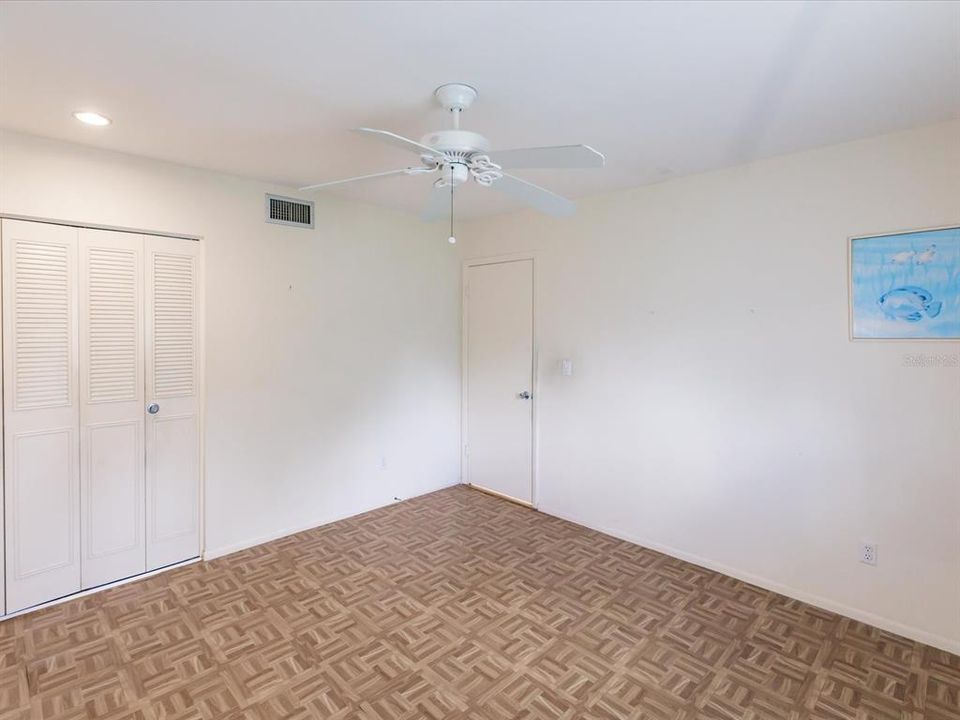 For Sale: $260,000 (2 beds, 2 baths, 1178 Square Feet)