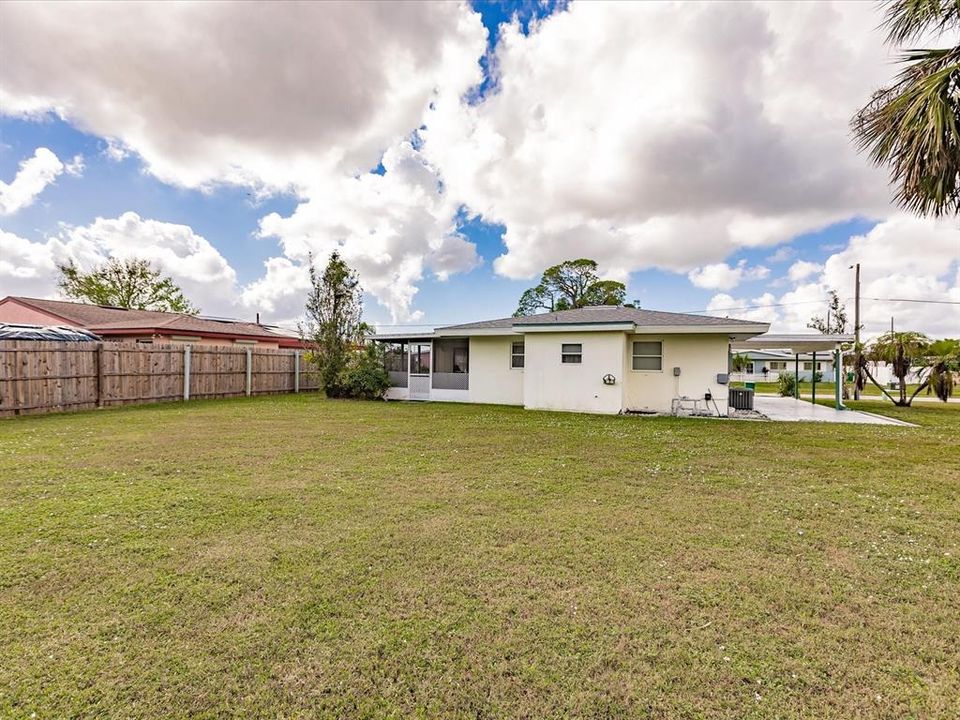 For Sale: $260,000 (2 beds, 2 baths, 1178 Square Feet)