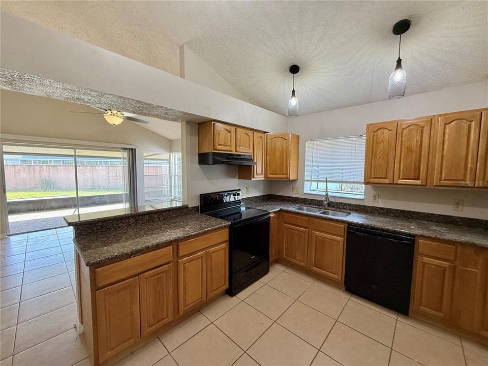 For Rent: $2,198 (3 beds, 2 baths, 1344 Square Feet)