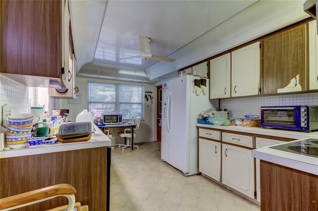 For Sale: $435,000 (3 beds, 2 baths, 1324 Square Feet)