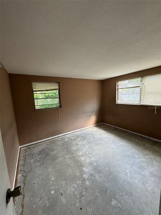 For Sale: $189,000 (2 beds, 2 baths, 1096 Square Feet)