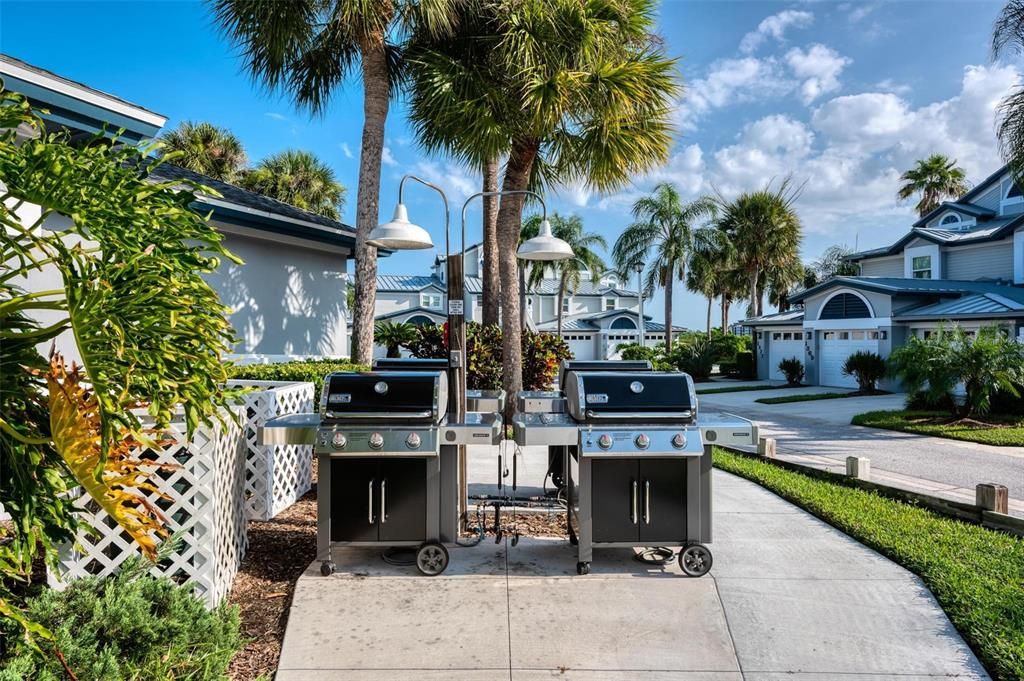 For Sale: $815,000 (2 beds, 2 baths, 1130 Square Feet)