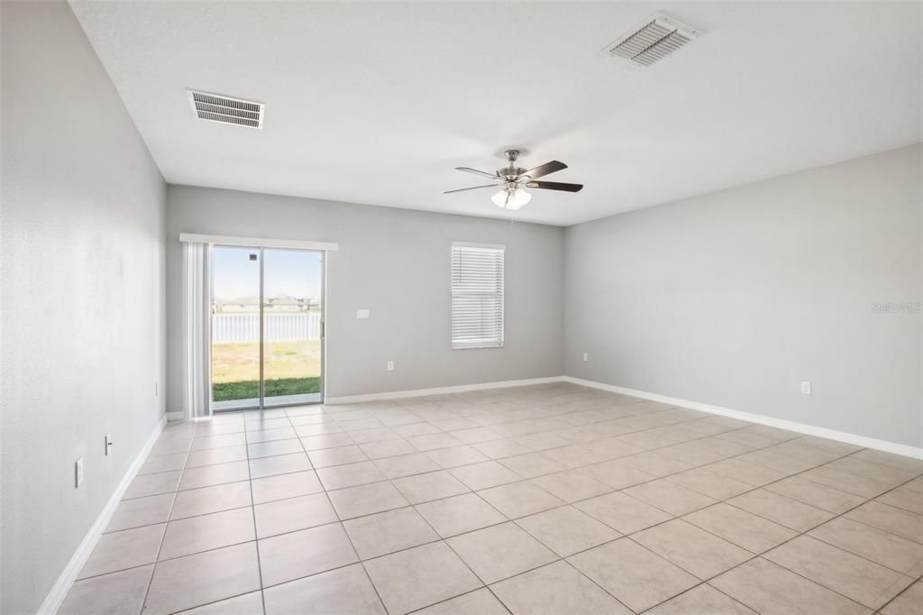 For Sale: $450,000 (5 beds, 2 baths, 2949 Square Feet)