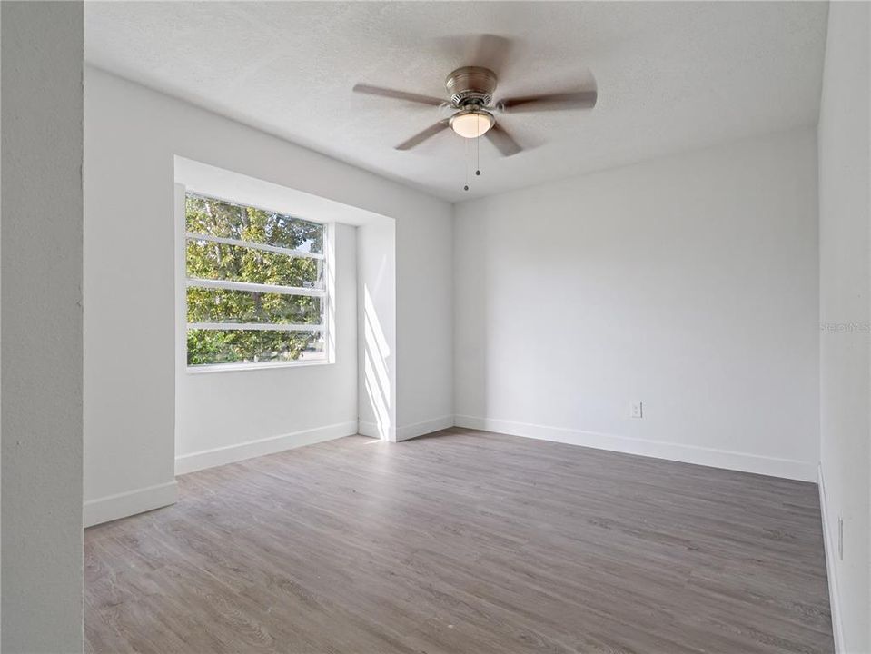 For Sale: $365,000 (3 beds, 2 baths, 1405 Square Feet)