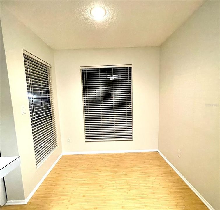 For Rent: $1,350 (1 beds, 1 baths, 684 Square Feet)