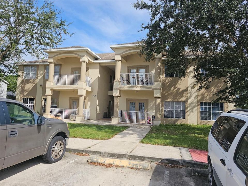 Active With Contract: $880,000 (12 beds, 0 baths, 4488 Square Feet)