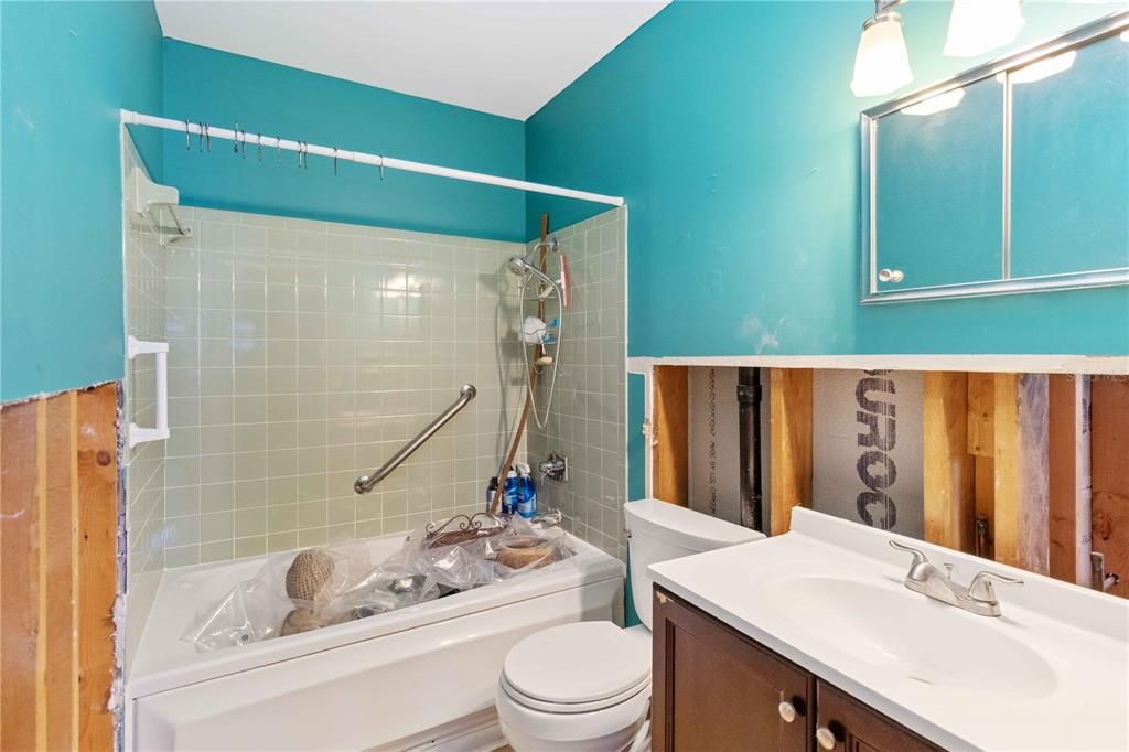 For Sale: $189,000 (2 beds, 2 baths, 1078 Square Feet)