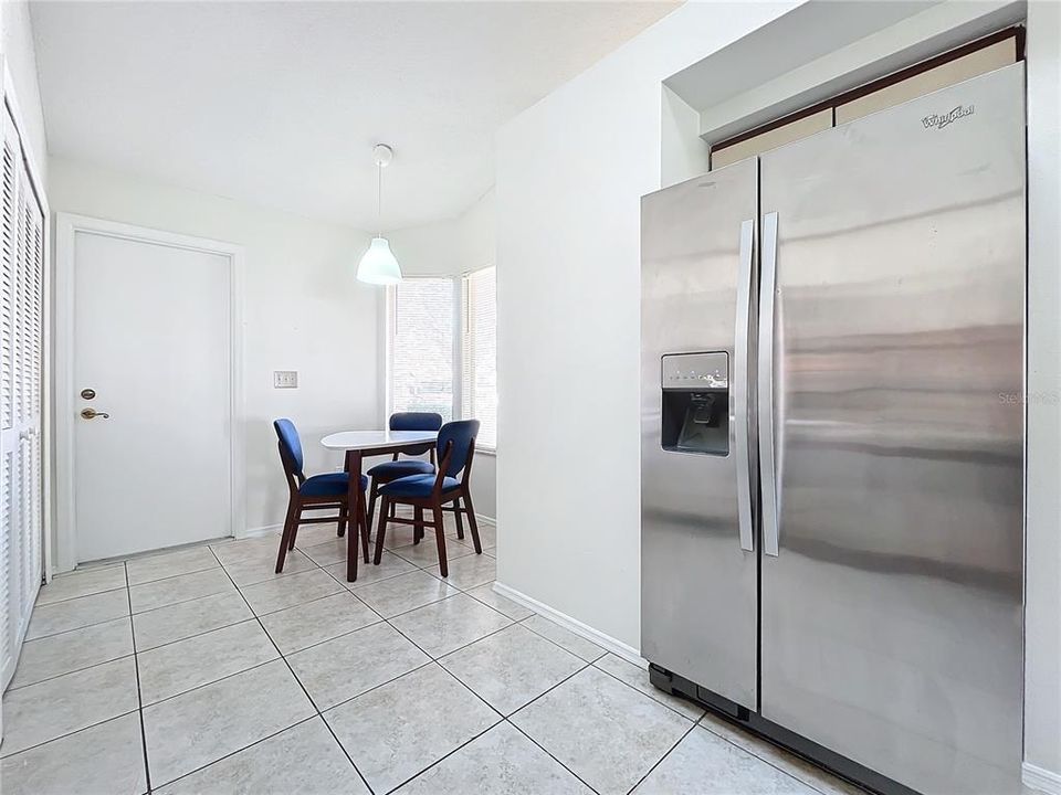 For Sale: $249,900 (2 beds, 2 baths, 1039 Square Feet)