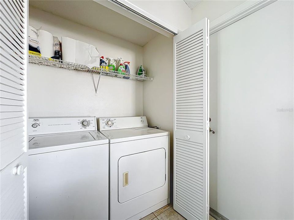 For Sale: $249,900 (2 beds, 2 baths, 1039 Square Feet)