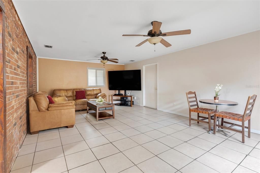 Dinning Room and Family Room Combo