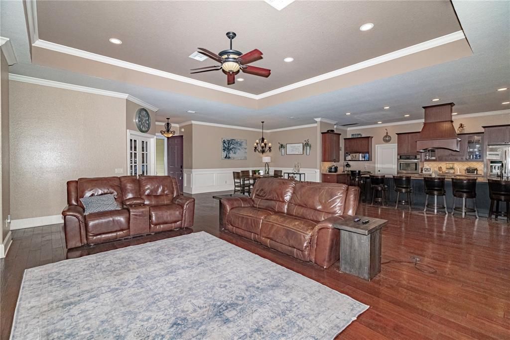 For Sale: $560,000 (5 beds, 3 baths, 3580 Square Feet)