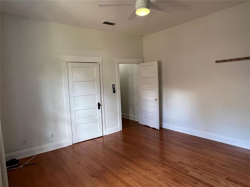 For Rent: $3,250 (3 beds, 2 baths, 2024 Square Feet)