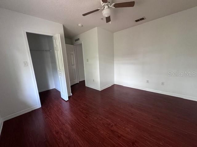 For Rent: $2,100 (3 beds, 2 baths, 1352 Square Feet)