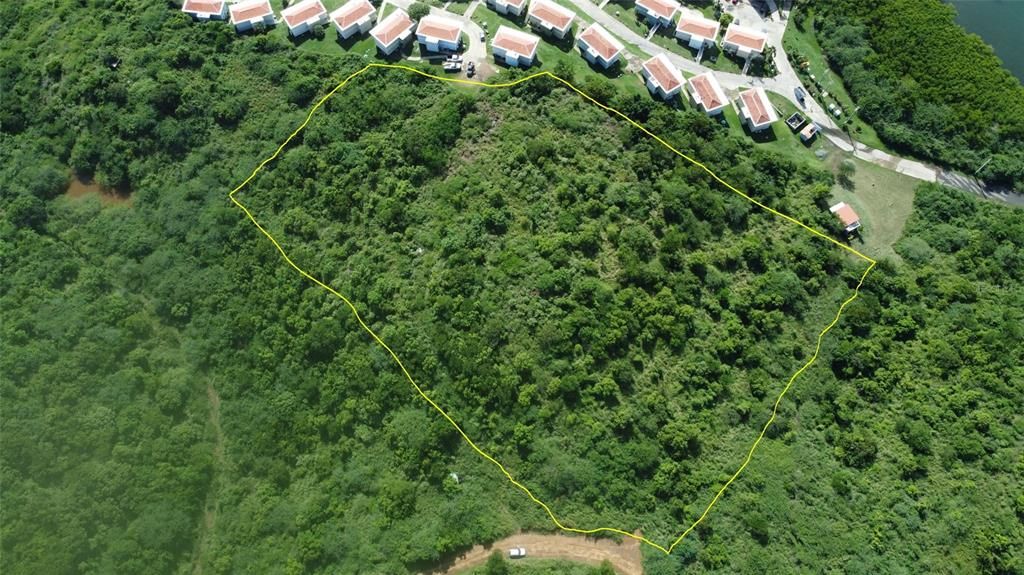 待售: $650,000 (5.50 acres)