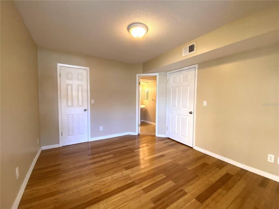 For Rent: $1,650 (2 beds, 2 baths, 924 Square Feet)