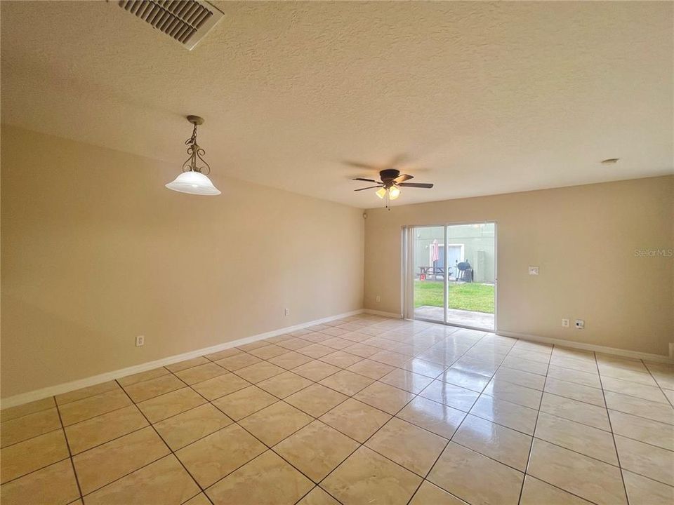 For Rent: $2,195 (3 beds, 2 baths, 1495 Square Feet)