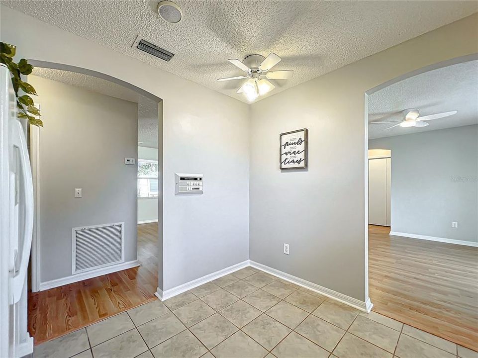 For Sale: $289,500 (2 beds, 2 baths, 1383 Square Feet)