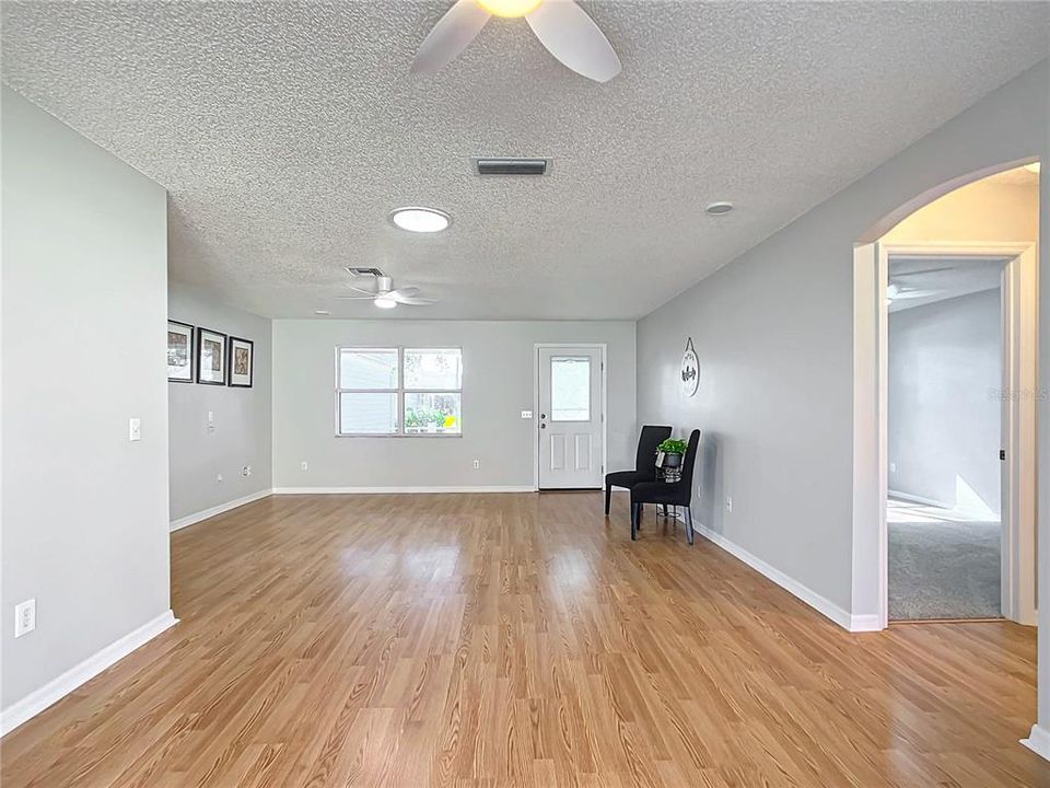 For Sale: $289,500 (2 beds, 2 baths, 1383 Square Feet)