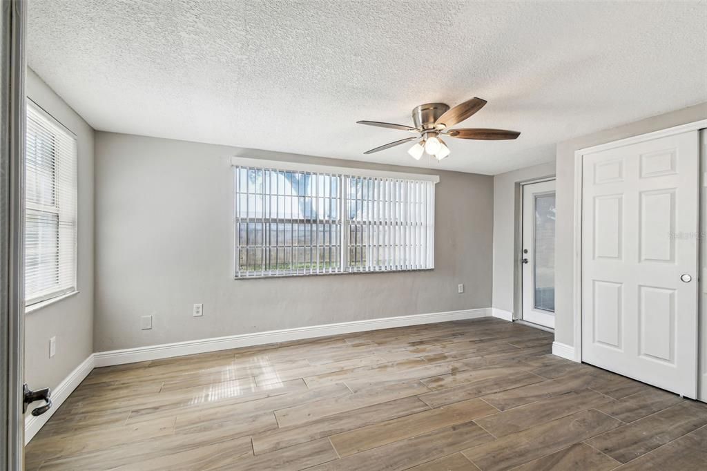 Back bedroom/Bonus room