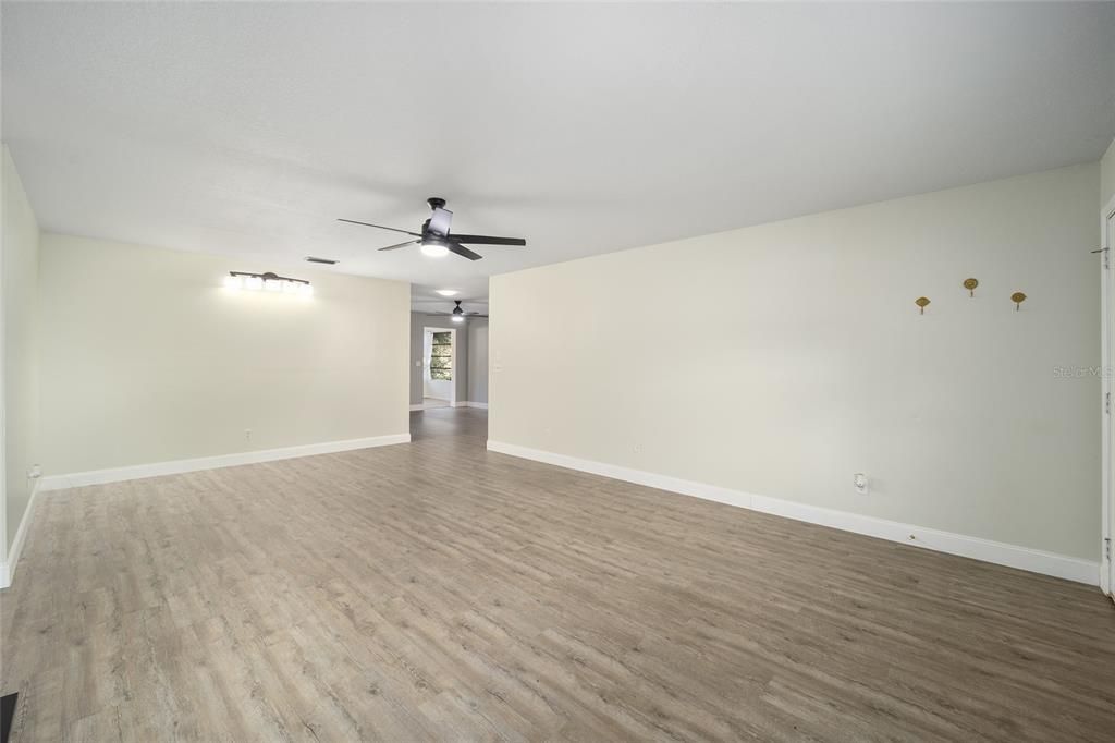 For Sale: $197,500 (2 beds, 2 baths, 1531 Square Feet)