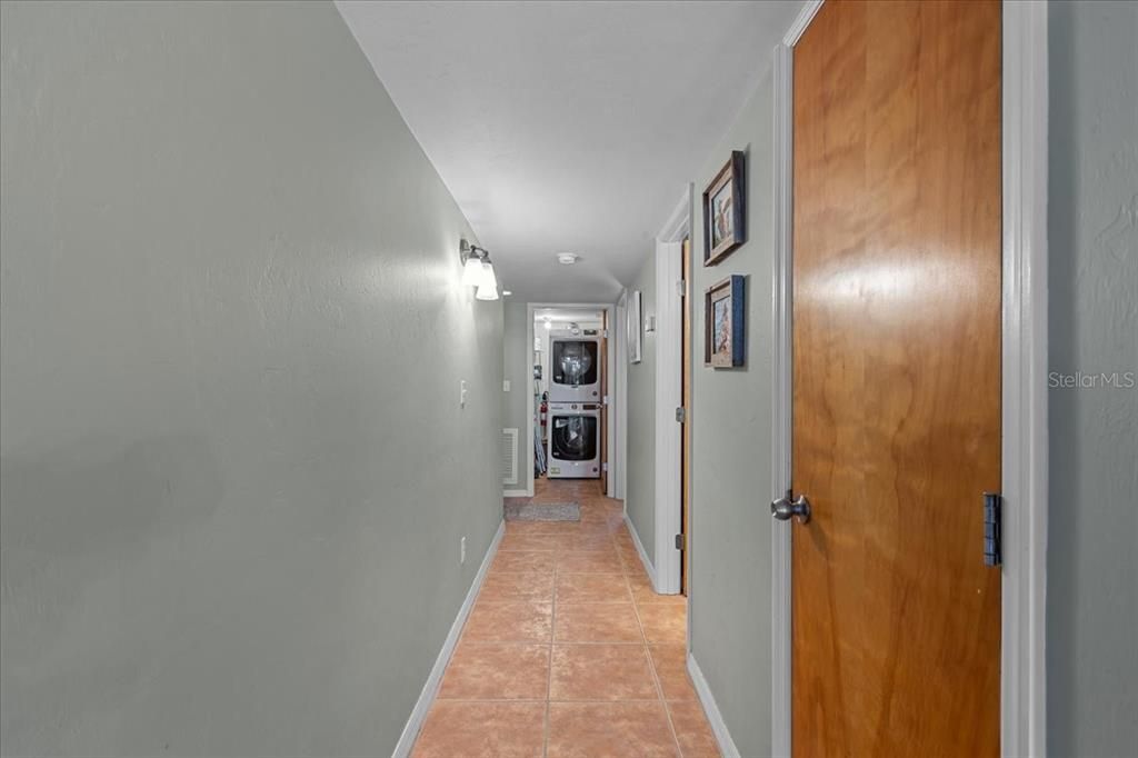 For Sale: $295,000 (1 beds, 1 baths, 776 Square Feet)