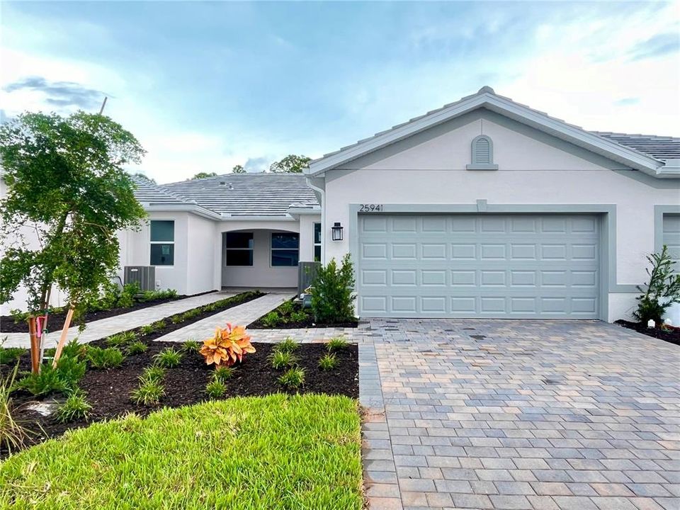 Recently Sold: $416,000 (2 beds, 2 baths, 1448 Square Feet)