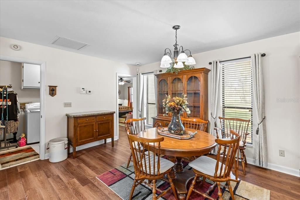 For Sale: $299,900 (2 beds, 2 baths, 1768 Square Feet)