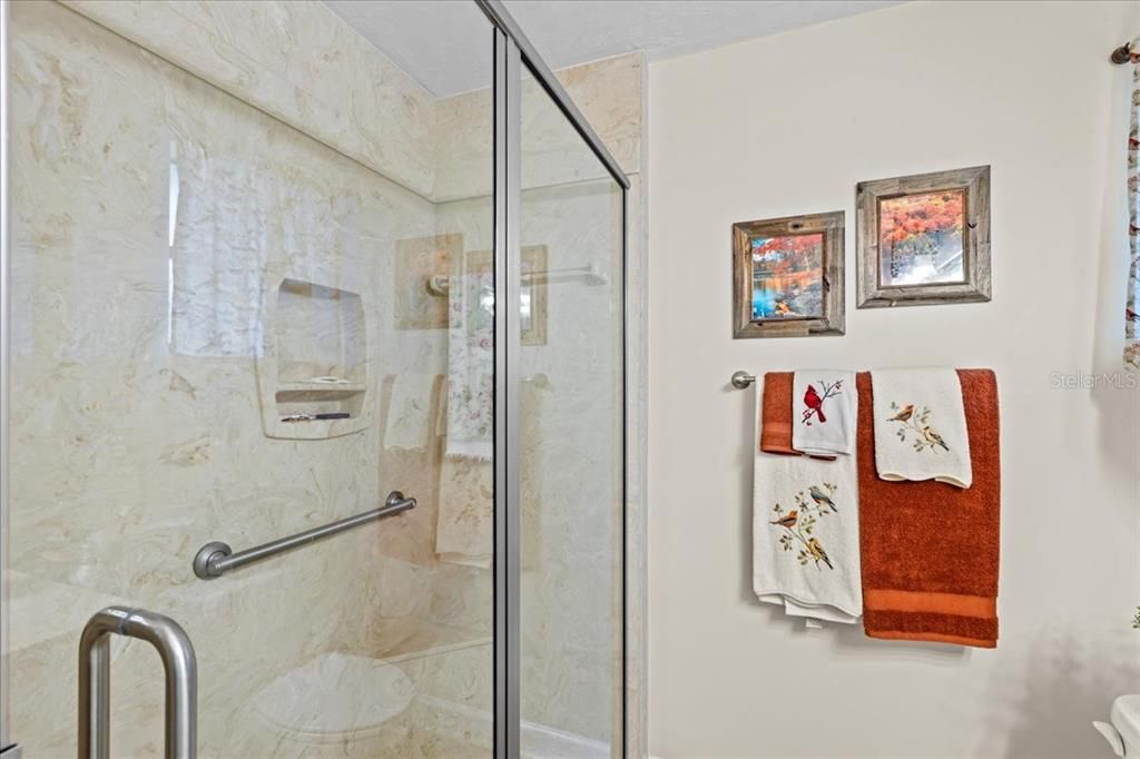 For Sale: $299,900 (2 beds, 2 baths, 1768 Square Feet)