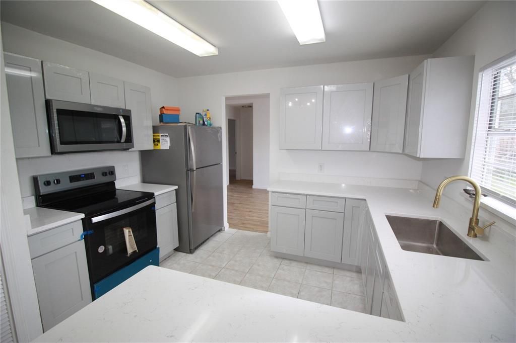 For Rent: $2,375 (3 beds, 2 baths, 1684 Square Feet)