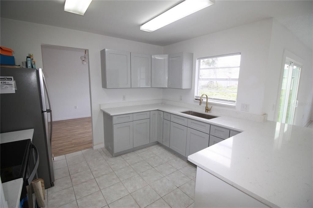 For Rent: $2,375 (3 beds, 2 baths, 1684 Square Feet)